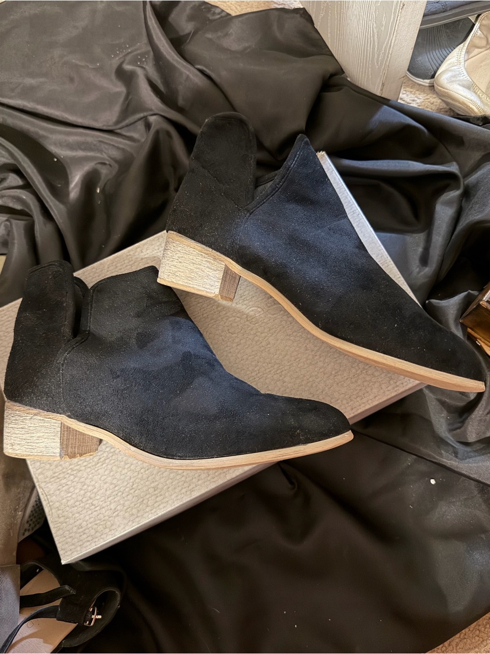 Seven7 Black Soho Split Shaft Ankle Booties size 11